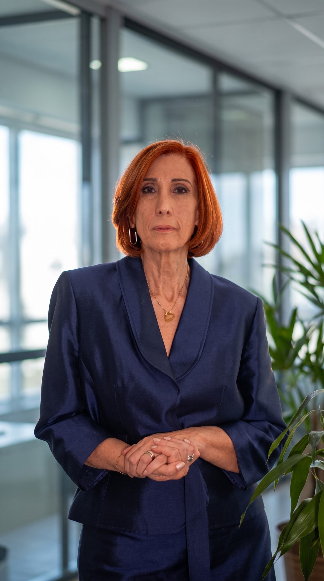 Solange Barbuscia de Cerqueira Godoy em seu ambiente de trabalho